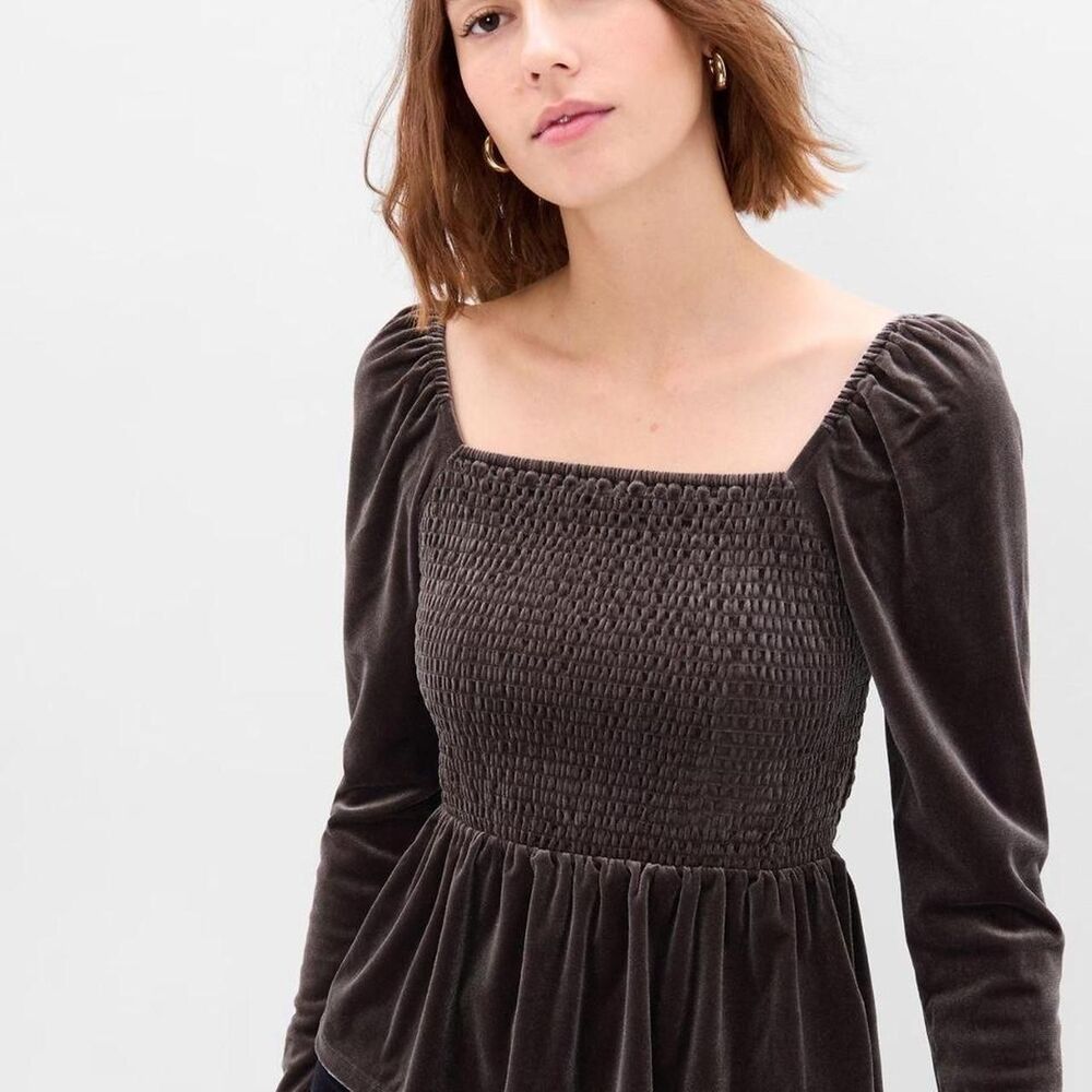 Gap Women's Black and Grey Blouse